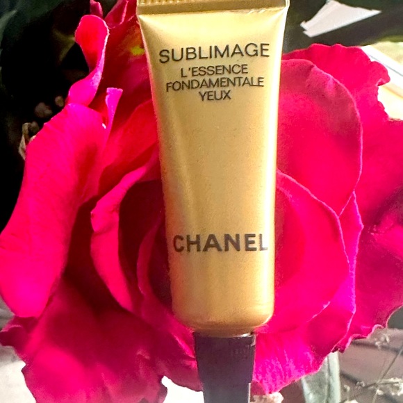 Chanel Sublimage fluid texture for eyes - Picture 2 of 2
